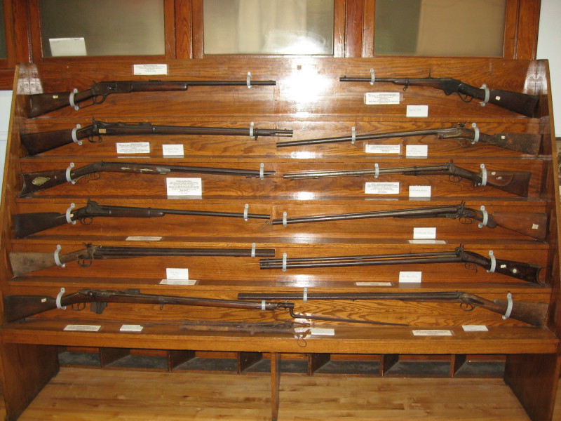 Scaled image img-0422-Antigo-Museum-guns-1.jpg 