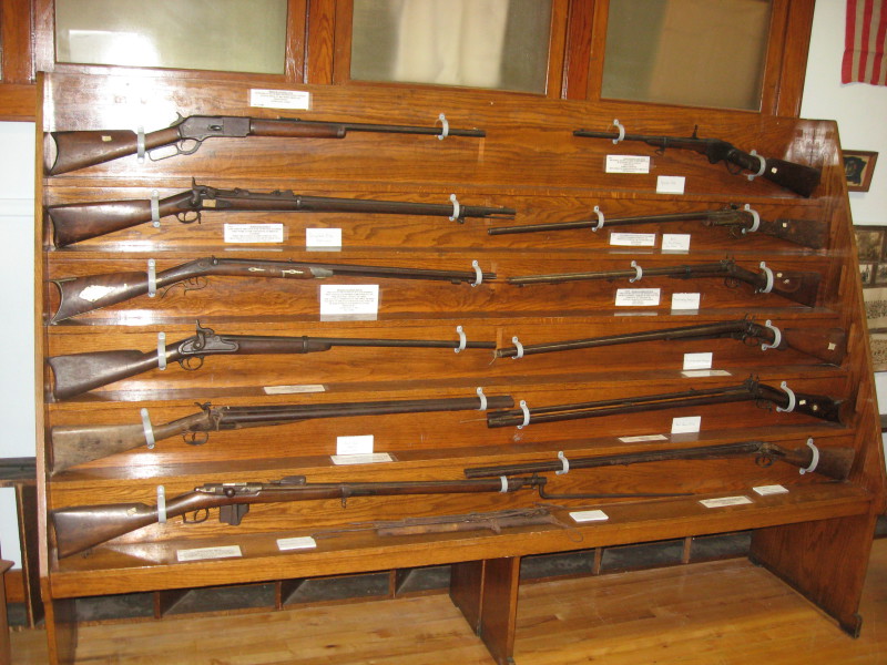 Scaled image img-0423-Antigo-Museum-guns-2.jpg 