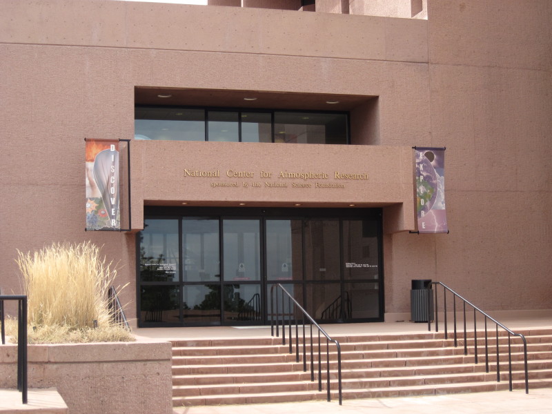 Scaled image img-1956-NCAR-20010312-main-entrance-1.jpg 