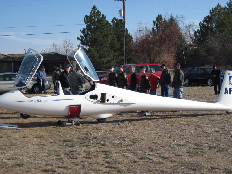 Scaled image img-1960-CAP-glider-BDU-20110319-assembly-1.jpg 