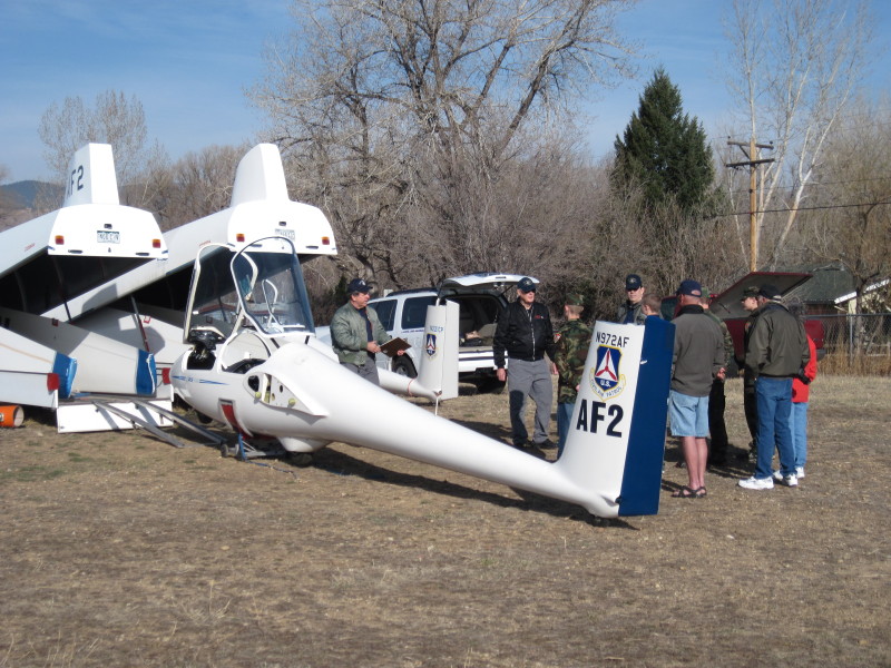 Scaled image img-1962-CAP-glider-BDU-20110319-assembly-3.jpg 