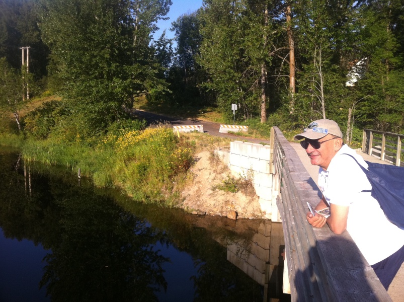 Scaled image Jer_ on Sandpoint Creek bridge on the path from our motel to the airport.jpg 